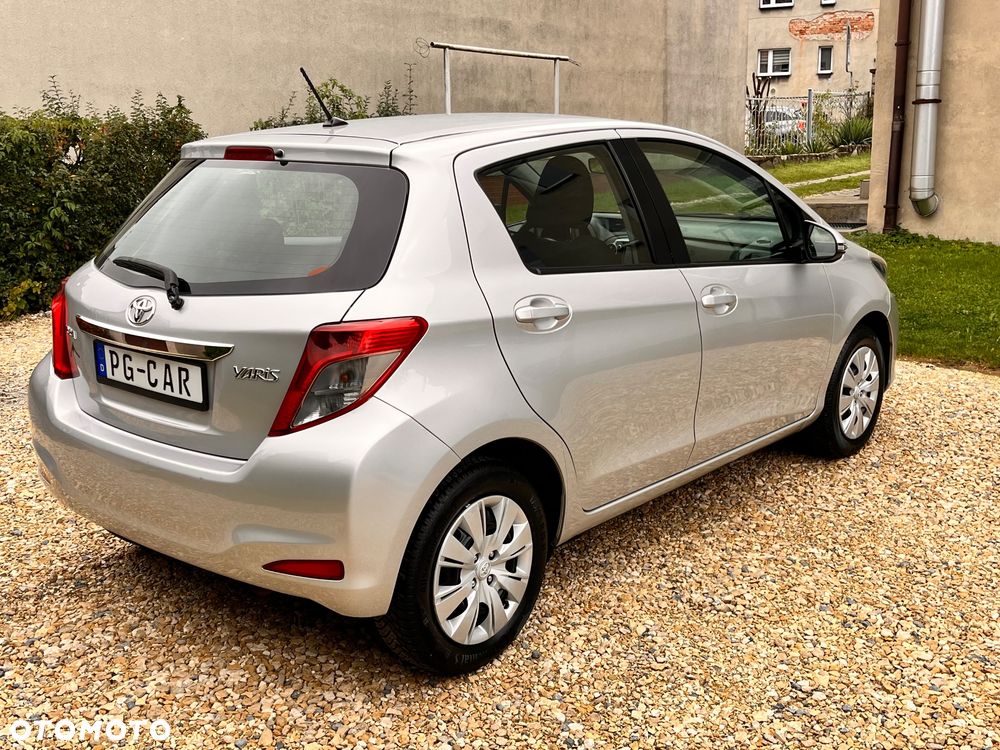 Toyota Yaris 2011 photo 3