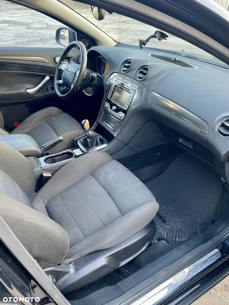 Ford Mondeo - 22