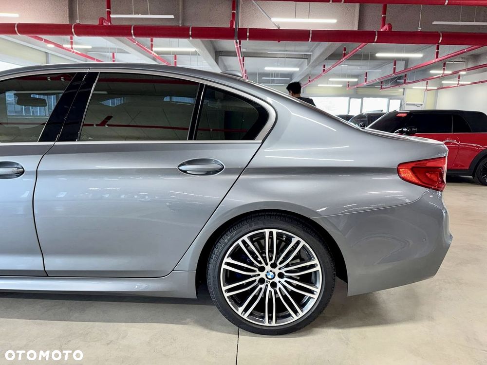 BMW Seria 5 530i xDrive M Sport Edition - 9