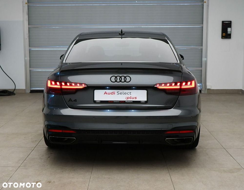 Audi A4 Limousine - 4