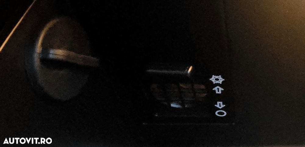 Kia Sportage 2,0 CRDI AWD Aut. Platinum - 34