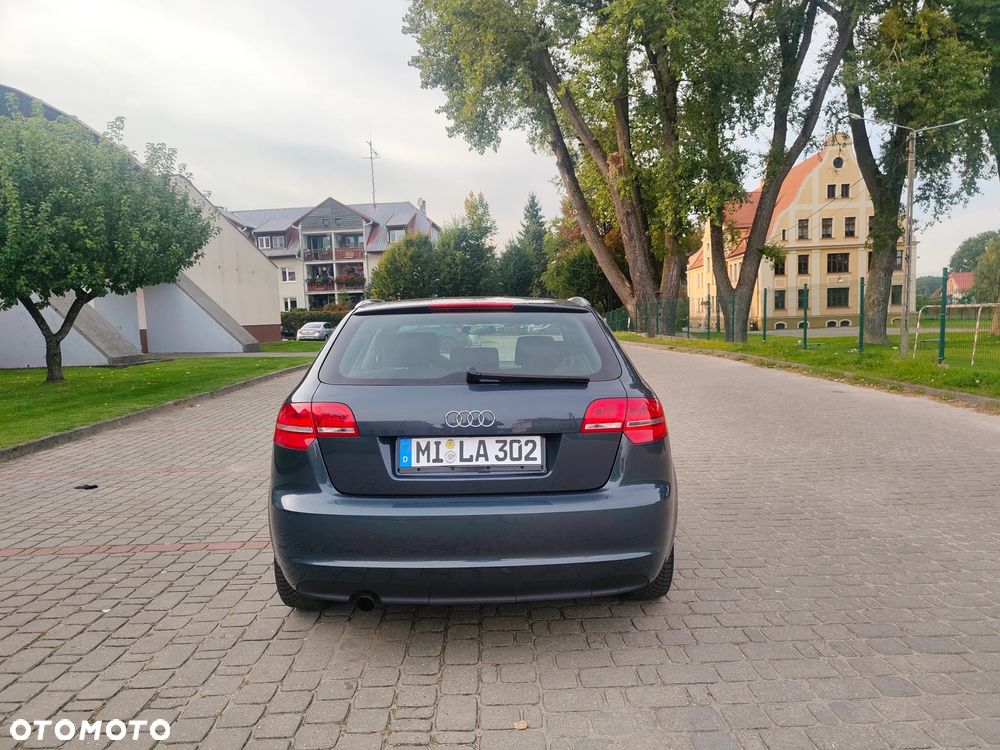 Audi A3 Sportback 1.6 Ambiente - 21