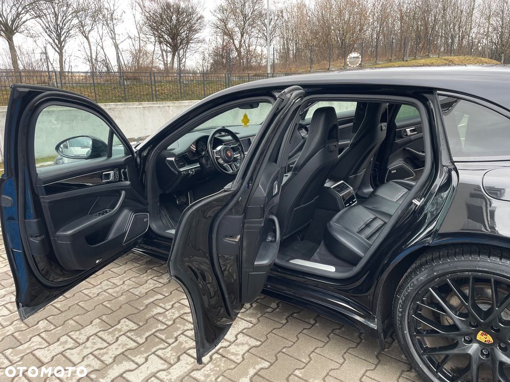 Porsche Panamera - 32