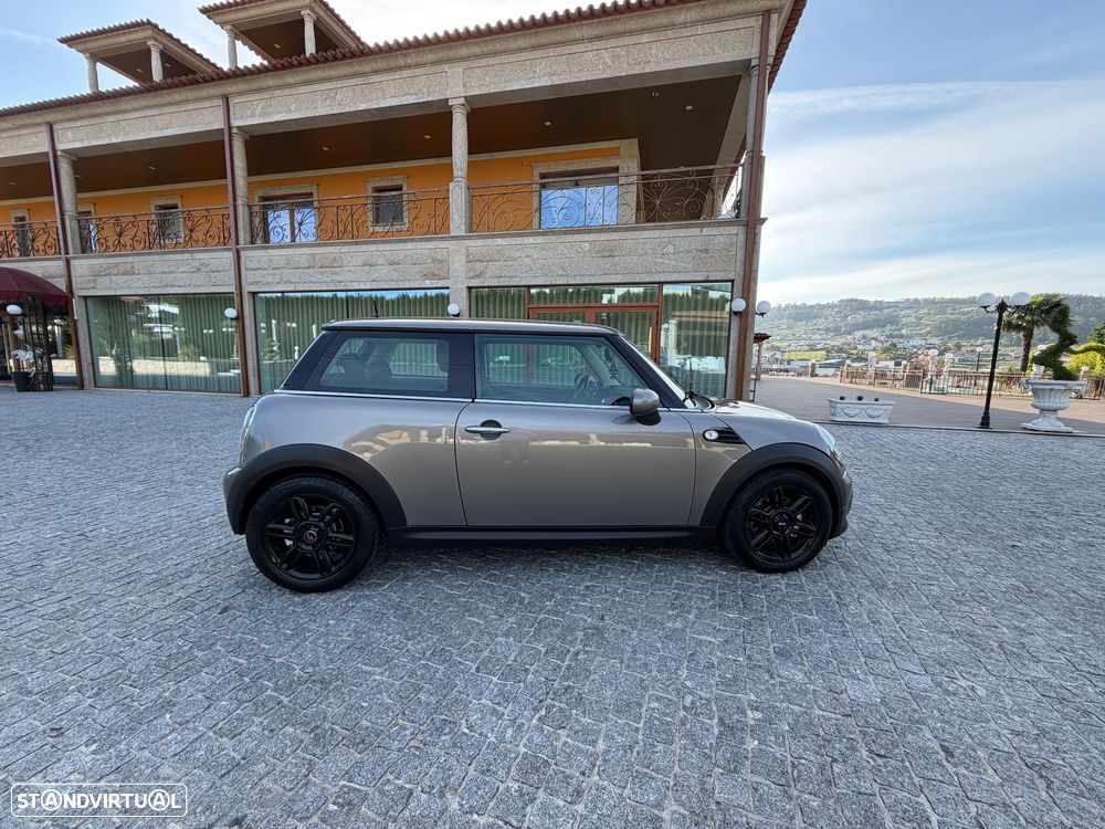 MINI 3 Portas Cooper D - 6