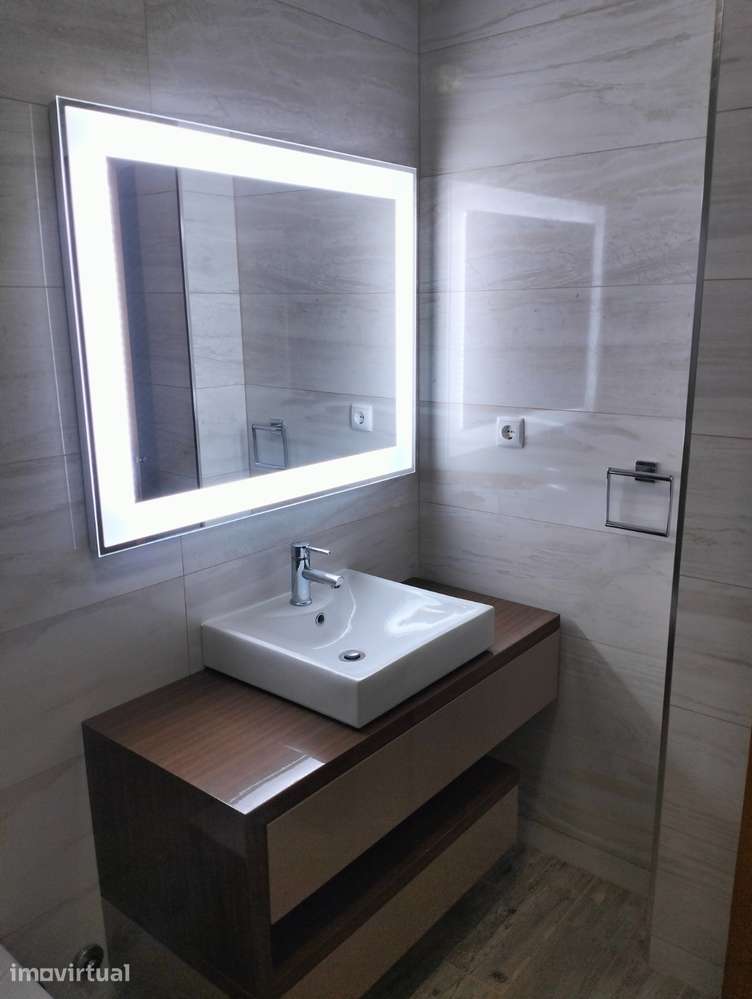 Apartamento T4 com piscina e garagem em Matosinhos frente ao mar - Grande imagem: 4/6