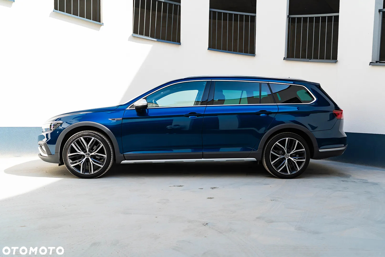 Volkswagen Passat Variant 2.0 TDI SCR DSG 4Motion Alltrack - 28