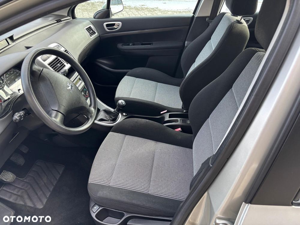 Peugeot 307 1.4 XR - 15