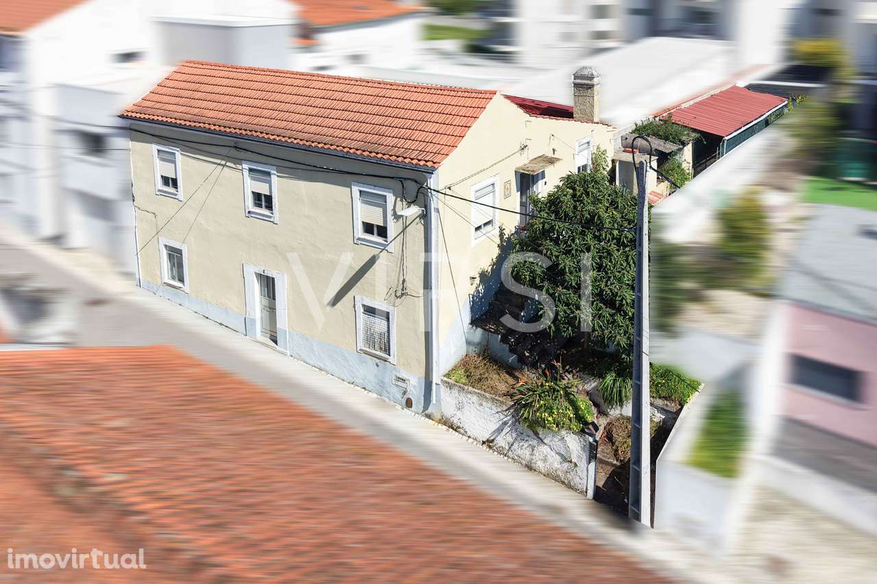 Moradia para remodelar a 3 min do ISCAC - Grande imagem: 3/39