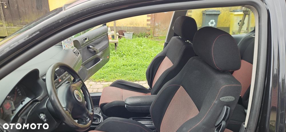 Volkswagen Golf - 6