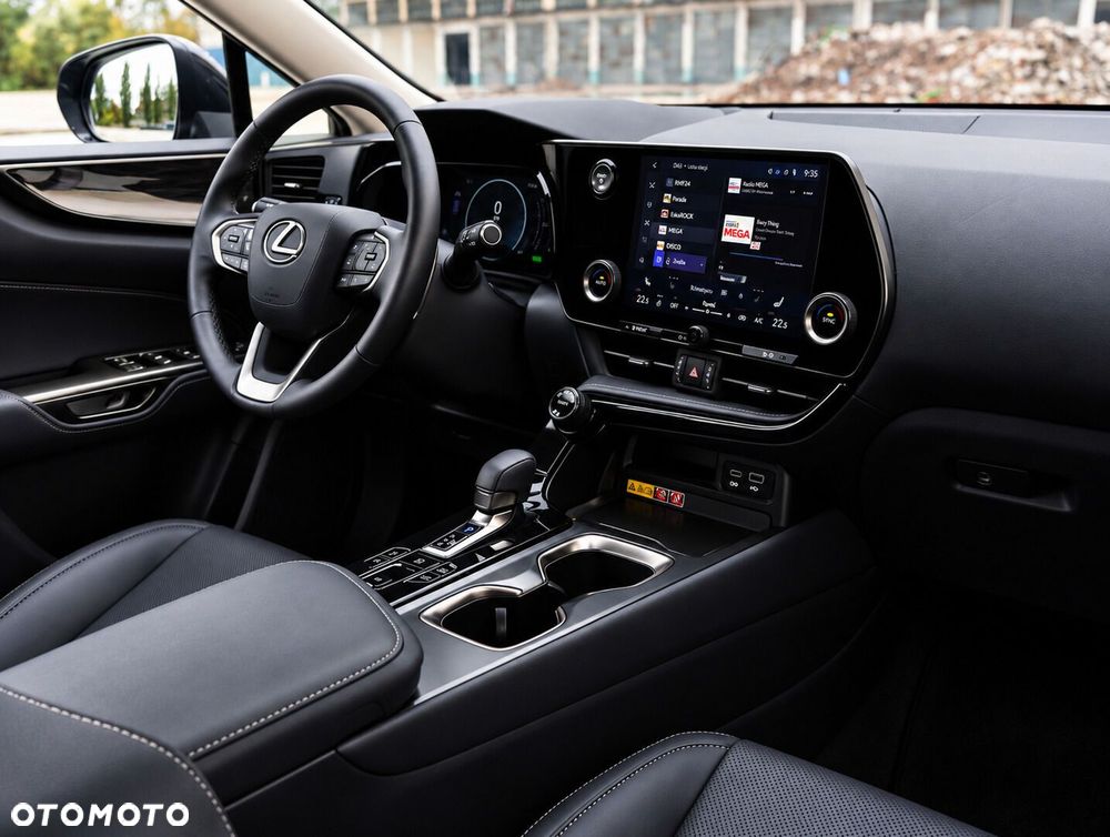 Lexus NX 450h+ Prestige AWD - 36
