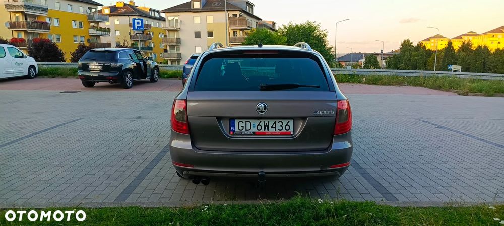 Skoda Superb 2.0 TDI Ambition DSG - 9