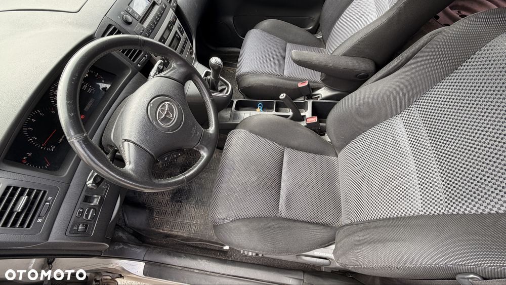 Toyota Corolla Verso - 6