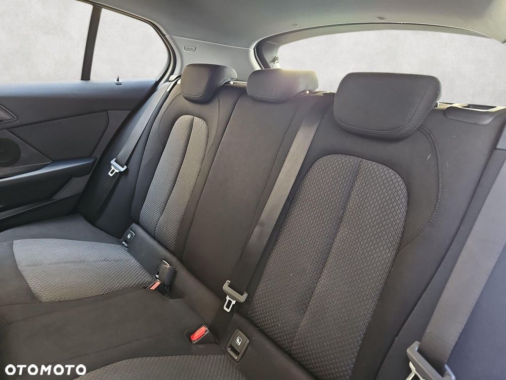 BMW Seria 1 118i Advantage - 19