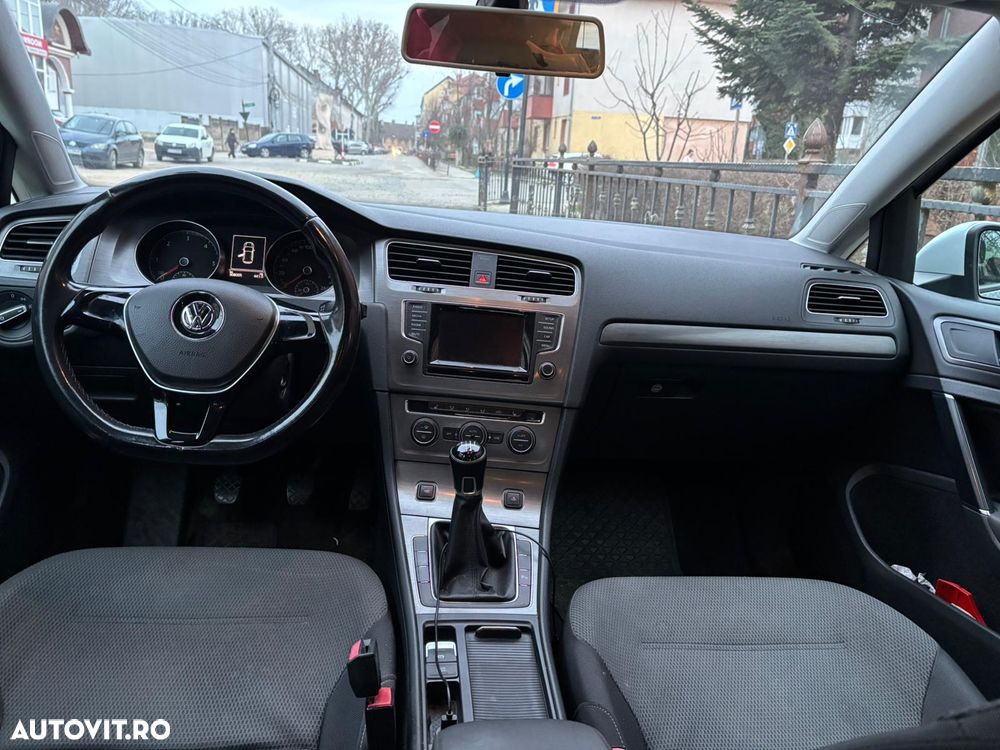 Volkswagen Golf - 12