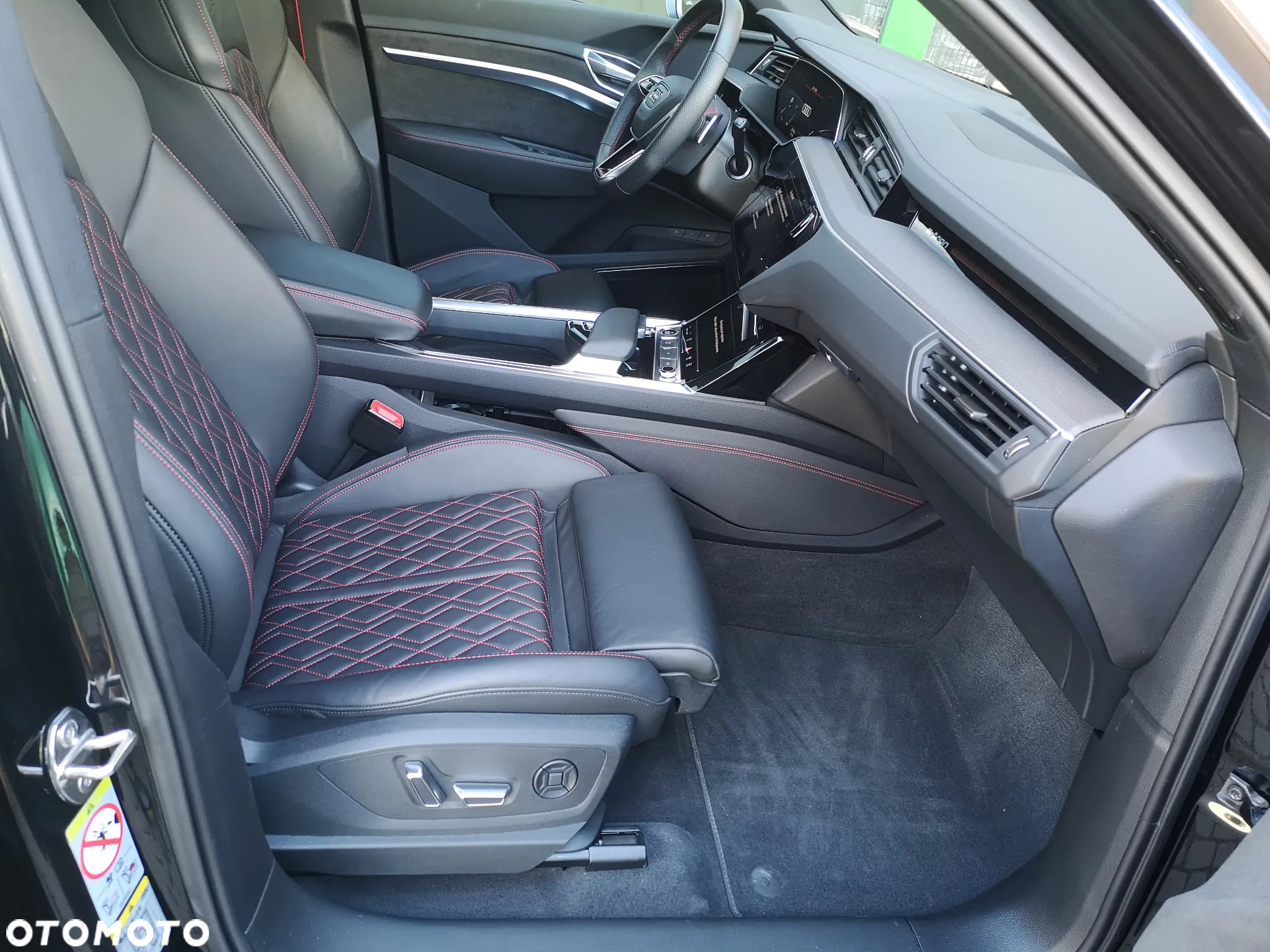 Audi Q8 e-tron 55 quattro advanced - 20