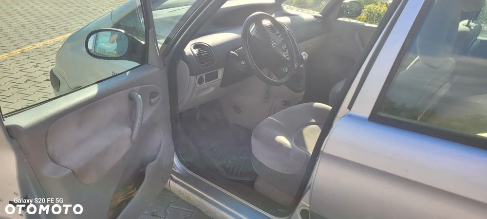 Citroën Xsara Picasso 2.0 HDI Control+ (ex) - 17