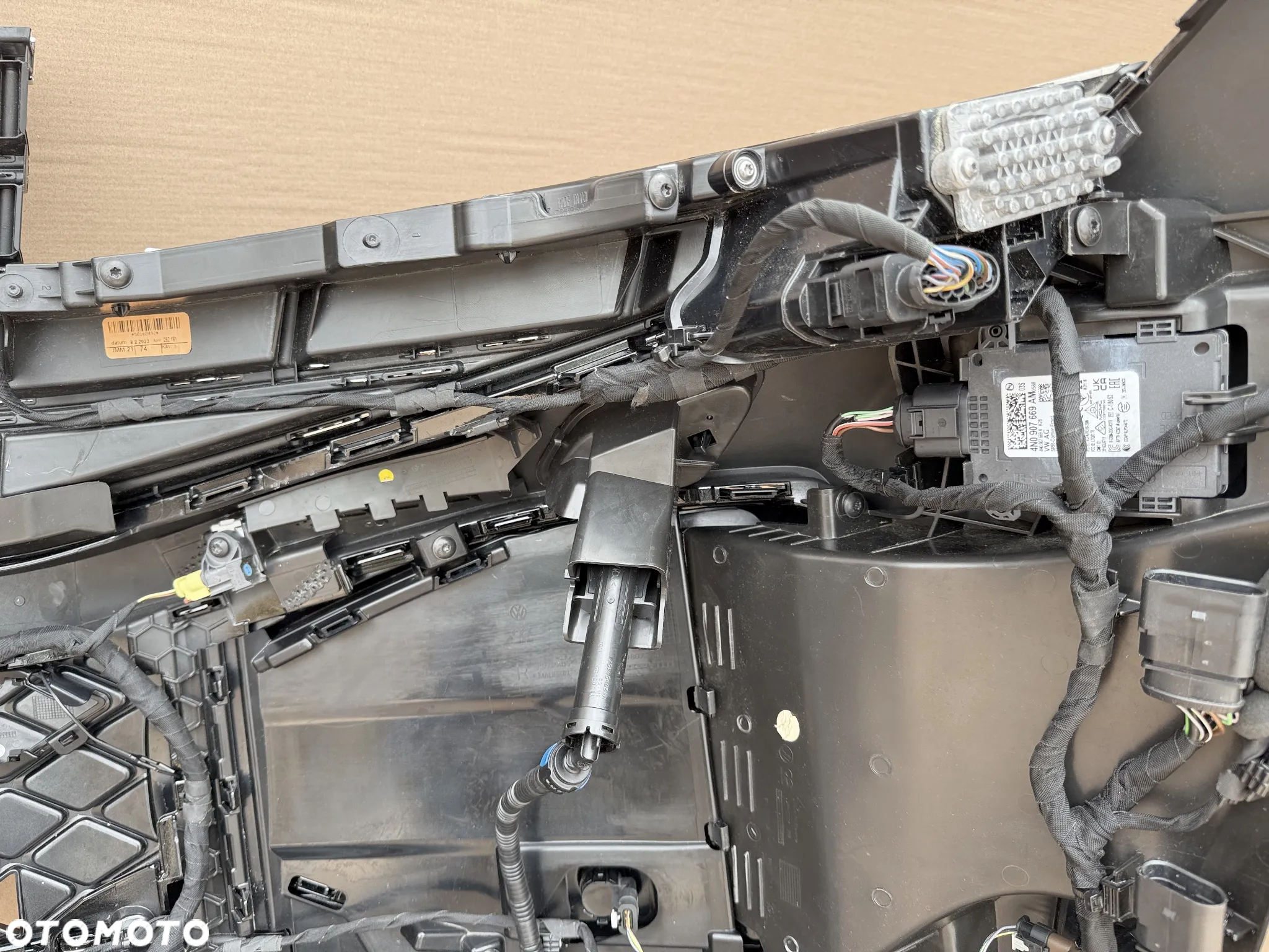Zderzak Przedni VW Touareg III 760 Lift R-Line BLACK, LED Full - 19