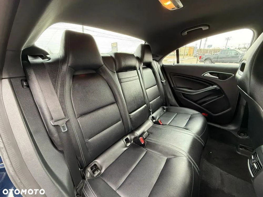 Mercedes-Benz CLA - 32