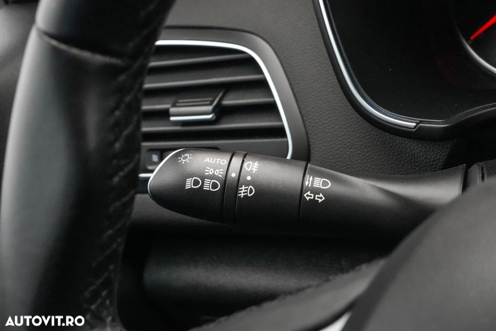 Renault Megane TCe 140 GPF EDC Equilibre - 22