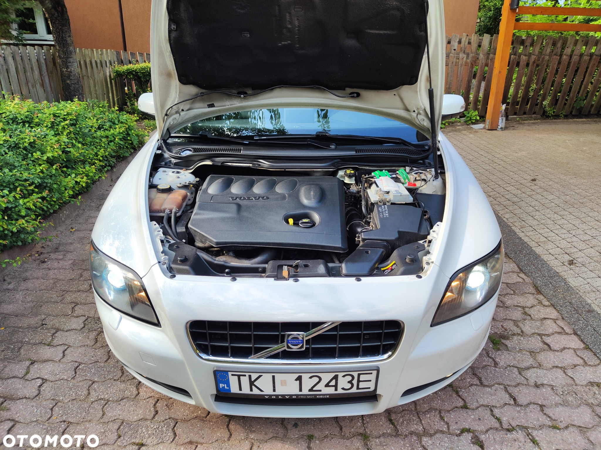 Volvo C70 - 25