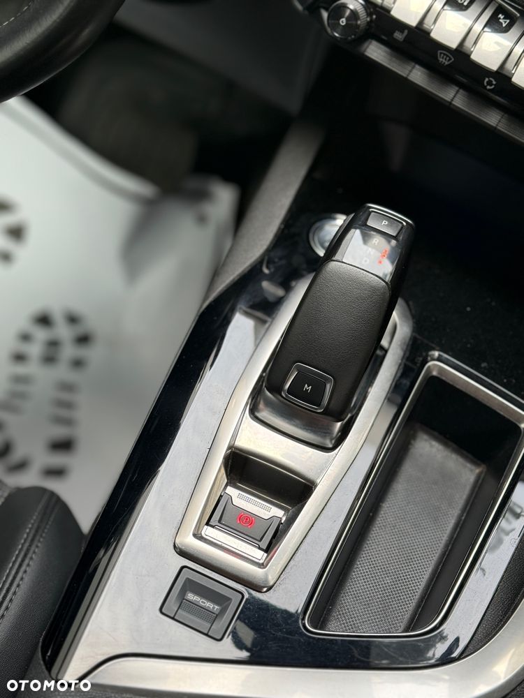 Peugeot 3008 BlueHDi 130 Stop & Start EAT8 Allure Pack - 9