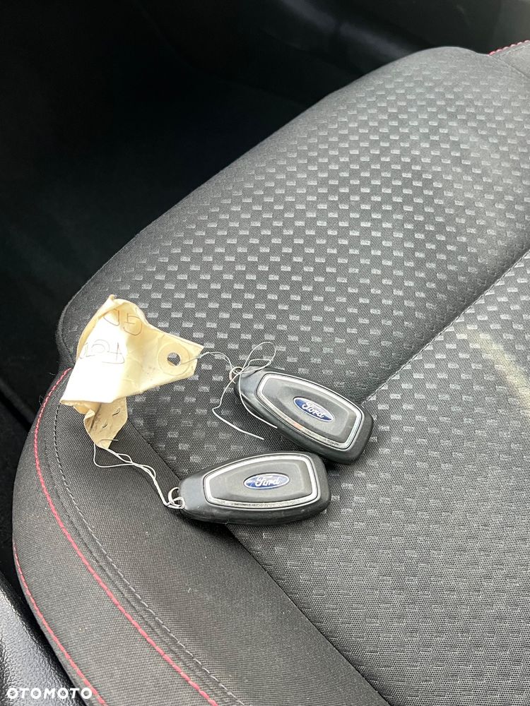 Ford Focus 1.0 EcoBoost mHEV ST-Line - 30