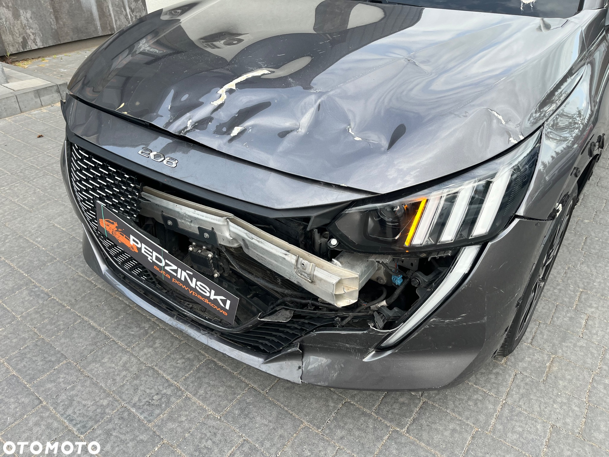 Peugeot 208 PureTech 130 EAT8 GT - 12
