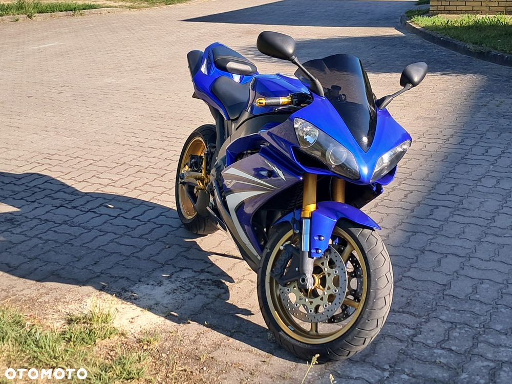 Yamaha R1 - 1