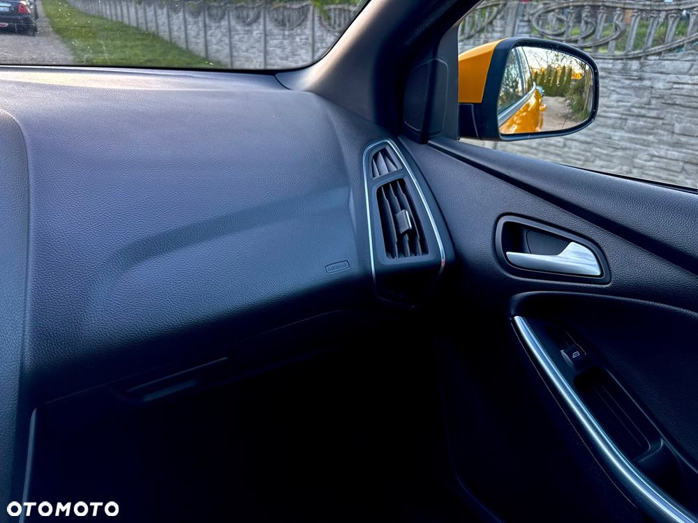 Ford Focus 2.0 EcoBoost ST mit Leder-Sport-Paket - 22
