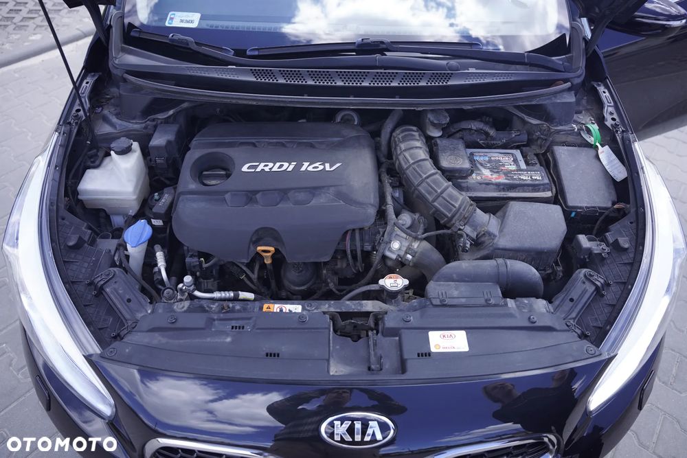 Kia Ceed 1.6 CRDi 128 ISG Spirit - 17