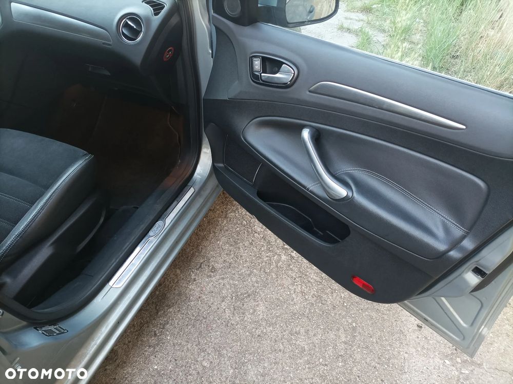 Ford Mondeo 2.0 TDCi Titanium - 21