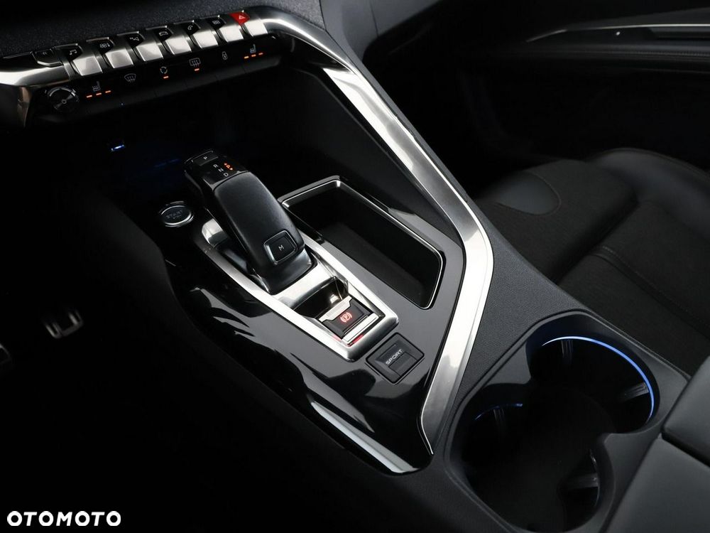 Peugeot 5008 THP 165 EAT6 Allure - 31