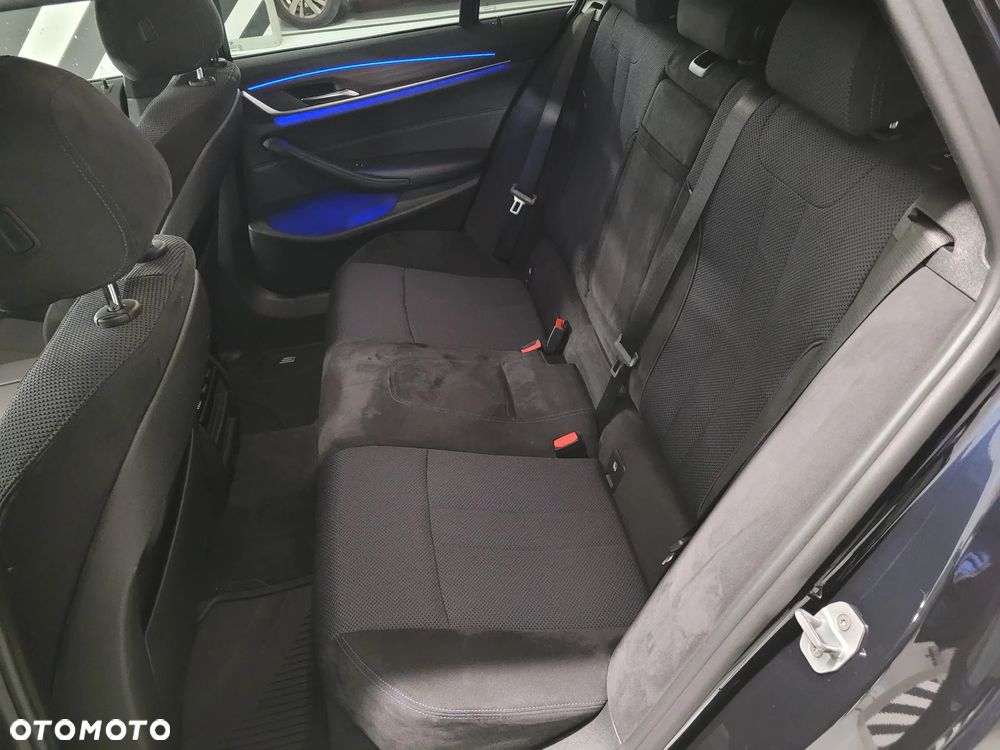 BMW Seria 5 520d xDrive M Sport sport - 16