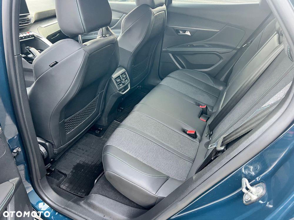 Peugeot 3008 1.2 PureTech Allure Pack S&S EAT8 - 11