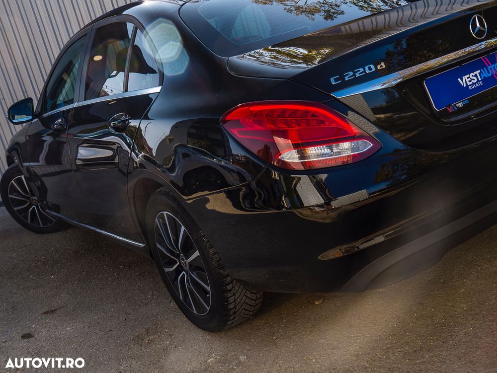Mercedes-Benz C 220 d 4MATIC Aut - 13