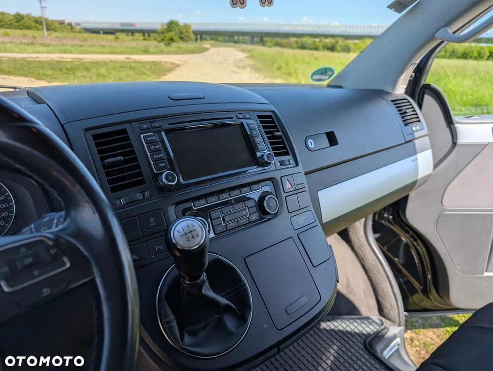Volkswagen Multivan - 13