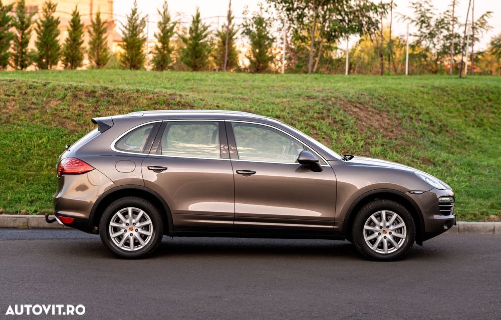 Porsche Cayenne 3.0 L V6 - 21