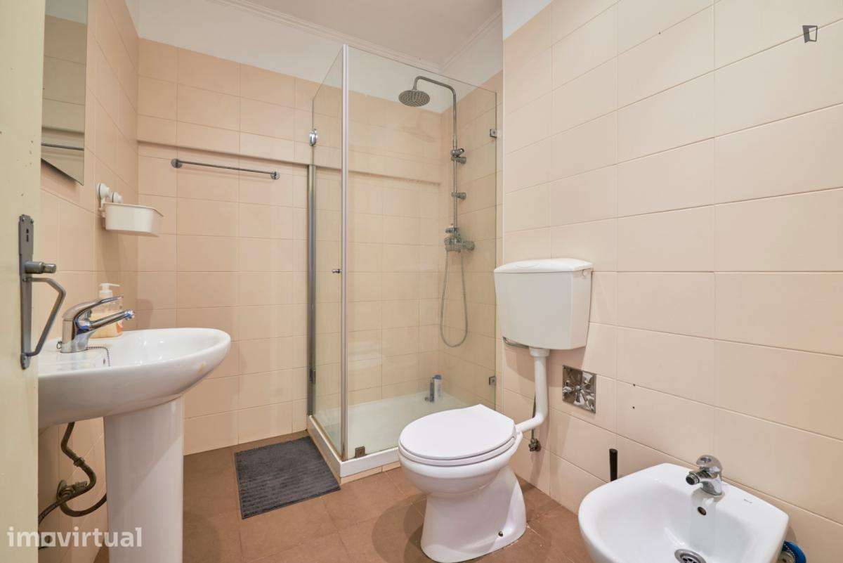 Quarto - localizado em Saldanha Lisbon - Grande imagem: 2/51