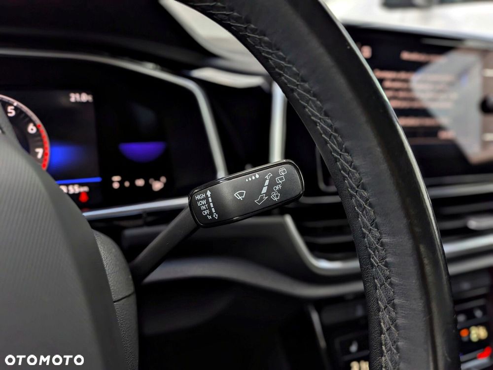 Volkswagen T-Roc 1.5 TSI R-Line DSG - 23