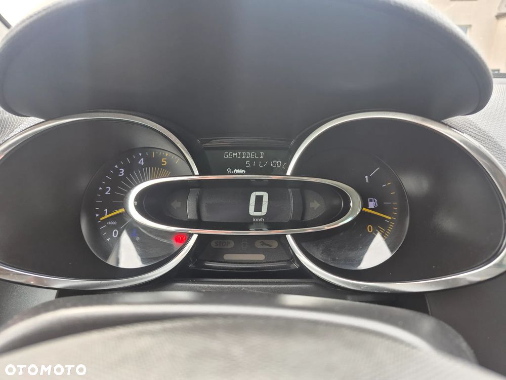 Renault Clio - 32