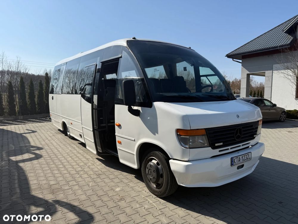 Mercedes-Benz 814D - 3