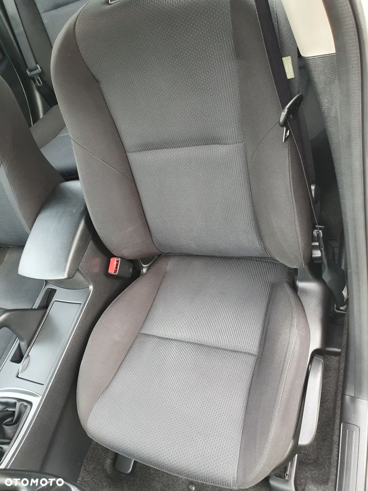 Mazda 3 1.6 Active + - 16