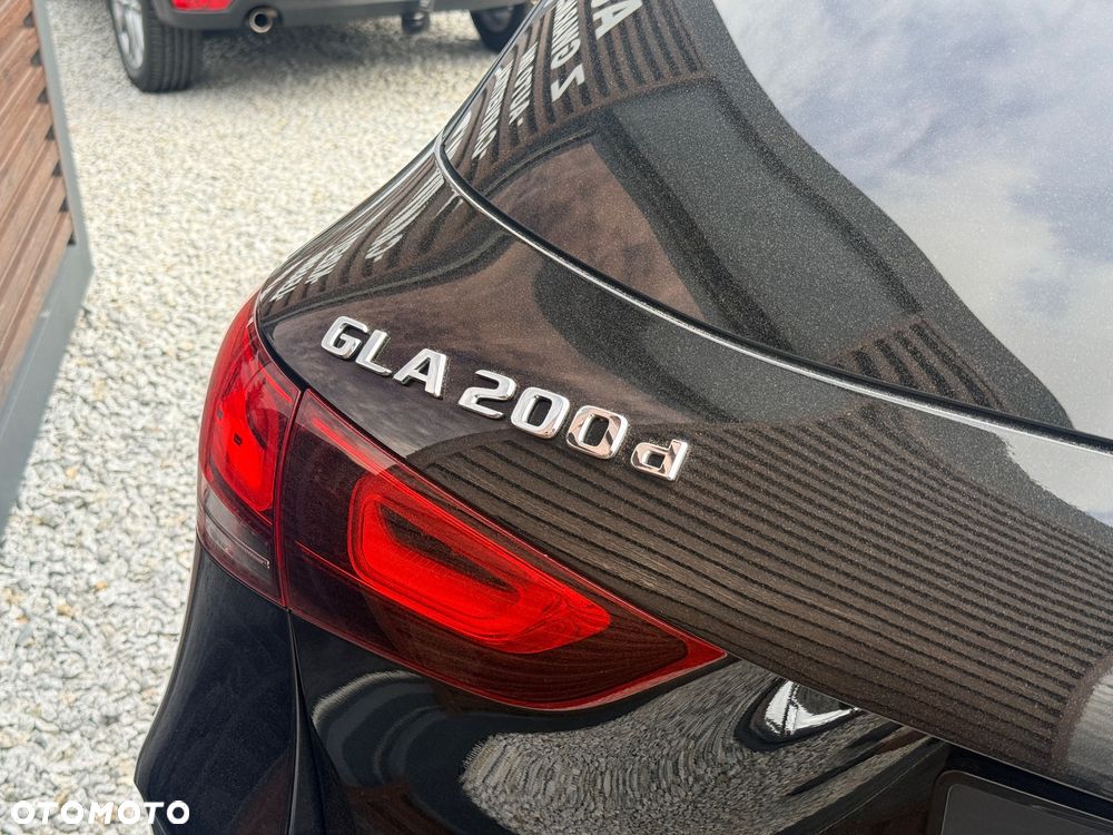 Mercedes-Benz GLA 200 d 8G-DCT AMG Line - 12