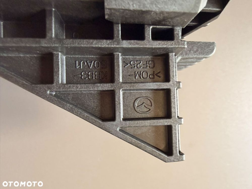 MAZDA CX-60 CX-80 CX90 Wspornik Kostka Ślizg zderzaka przedniego NOWY ORYGINAŁ KBB350AJ0C KBB350AJ2 Prawy - 4