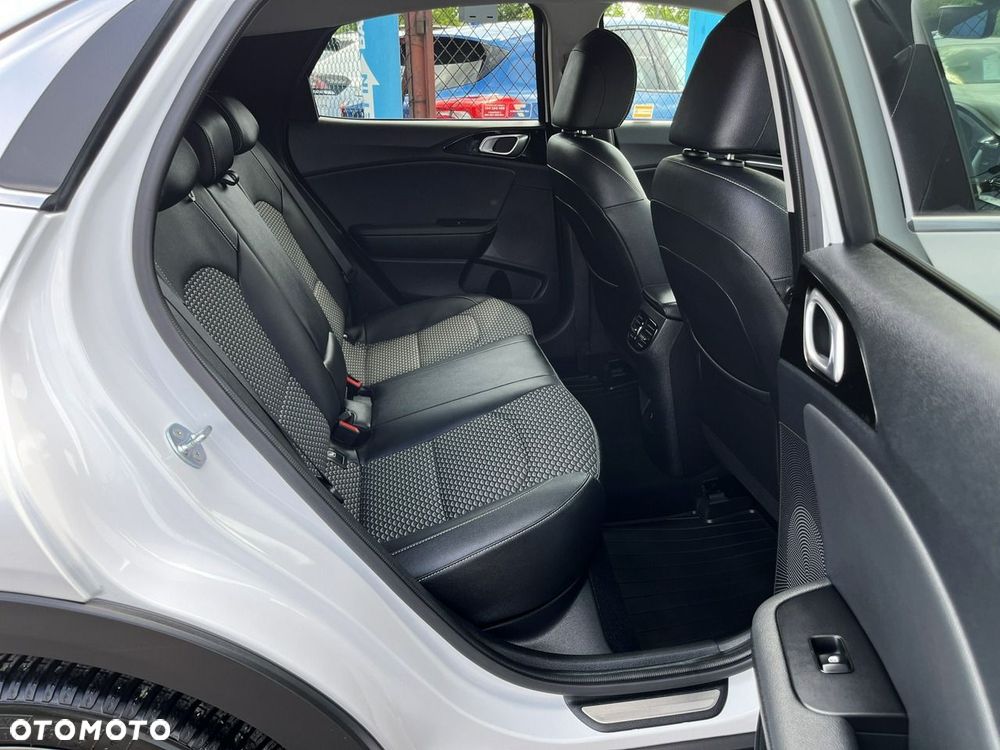 Kia XCeed 1.5 T-GDI M - 31