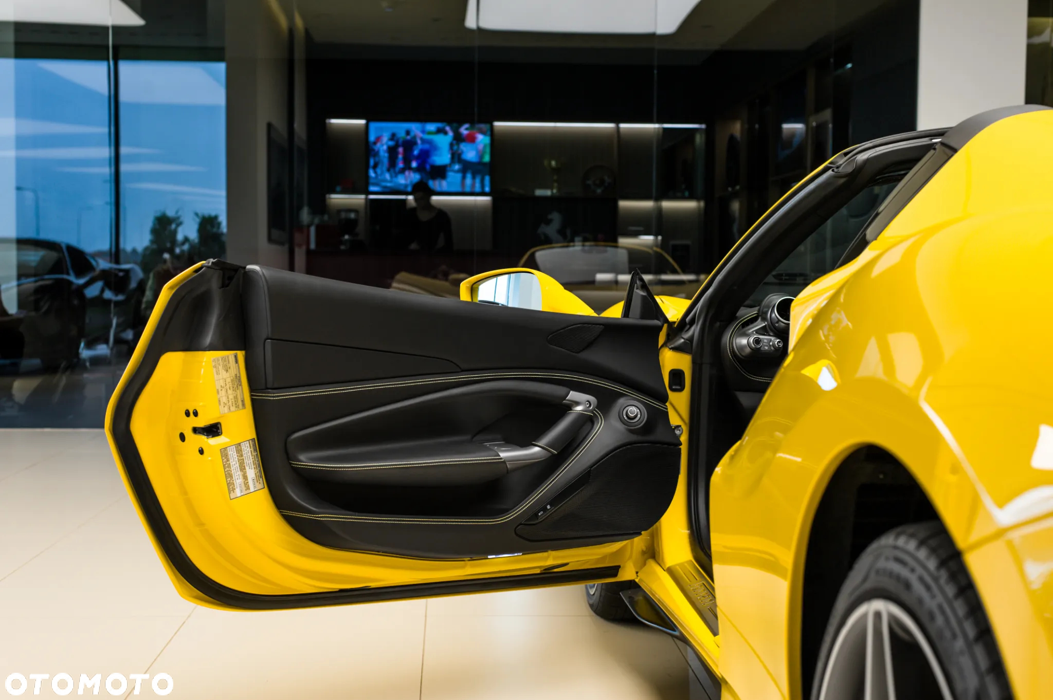 Ferrari F8 Spider - 20