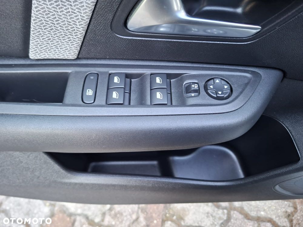 Citroën C4 PureTech 130 Stop&Start EAT8 MAX - 20
