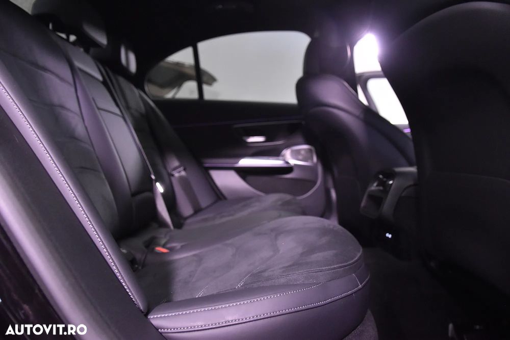 Mercedes-Benz E 300 4MATIC Aut. - 12