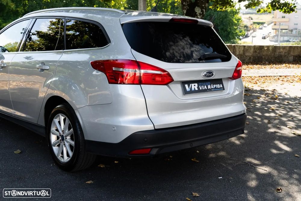Ford Focus SW - 32