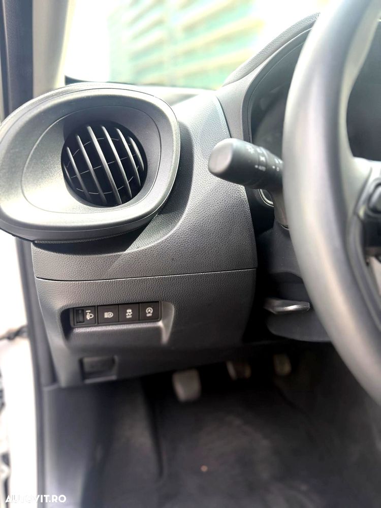 Toyota Aygo 1.0 VVY-I 5 usi X - 12